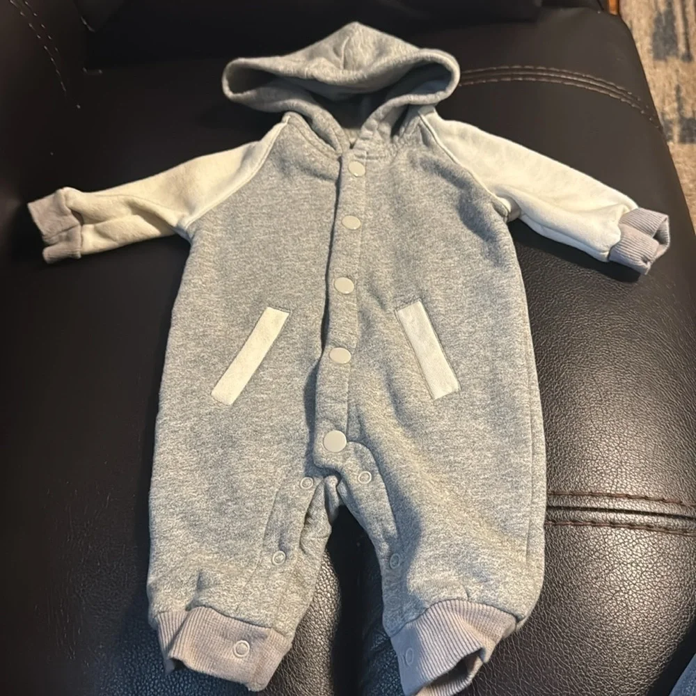 Baby 1 piece Gray & White 0-3 Months Free with any $15 Kids Purchase